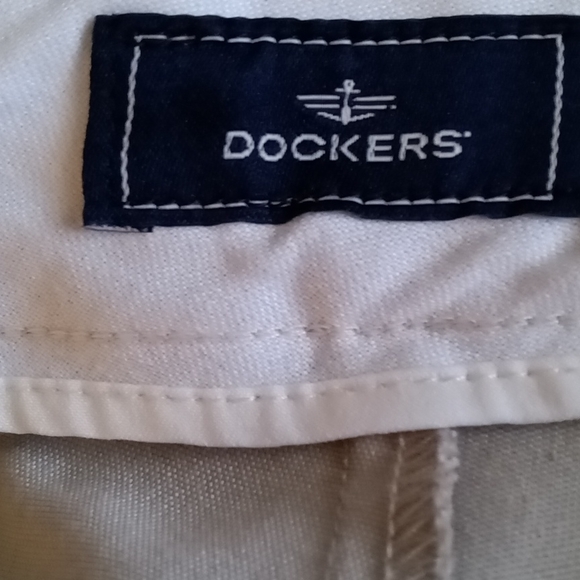 BUNDLE 2 PAIRS OF DOCKERS GOLF PANTS. - Picture 3 of 5